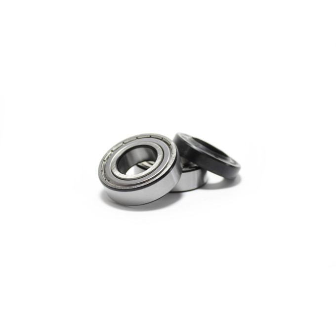 Комплект подшипников SKF 204 + 205 с сальником 30×53,5×10/14,1 для стиральной машины Indesit / Ariston / Hotpoint